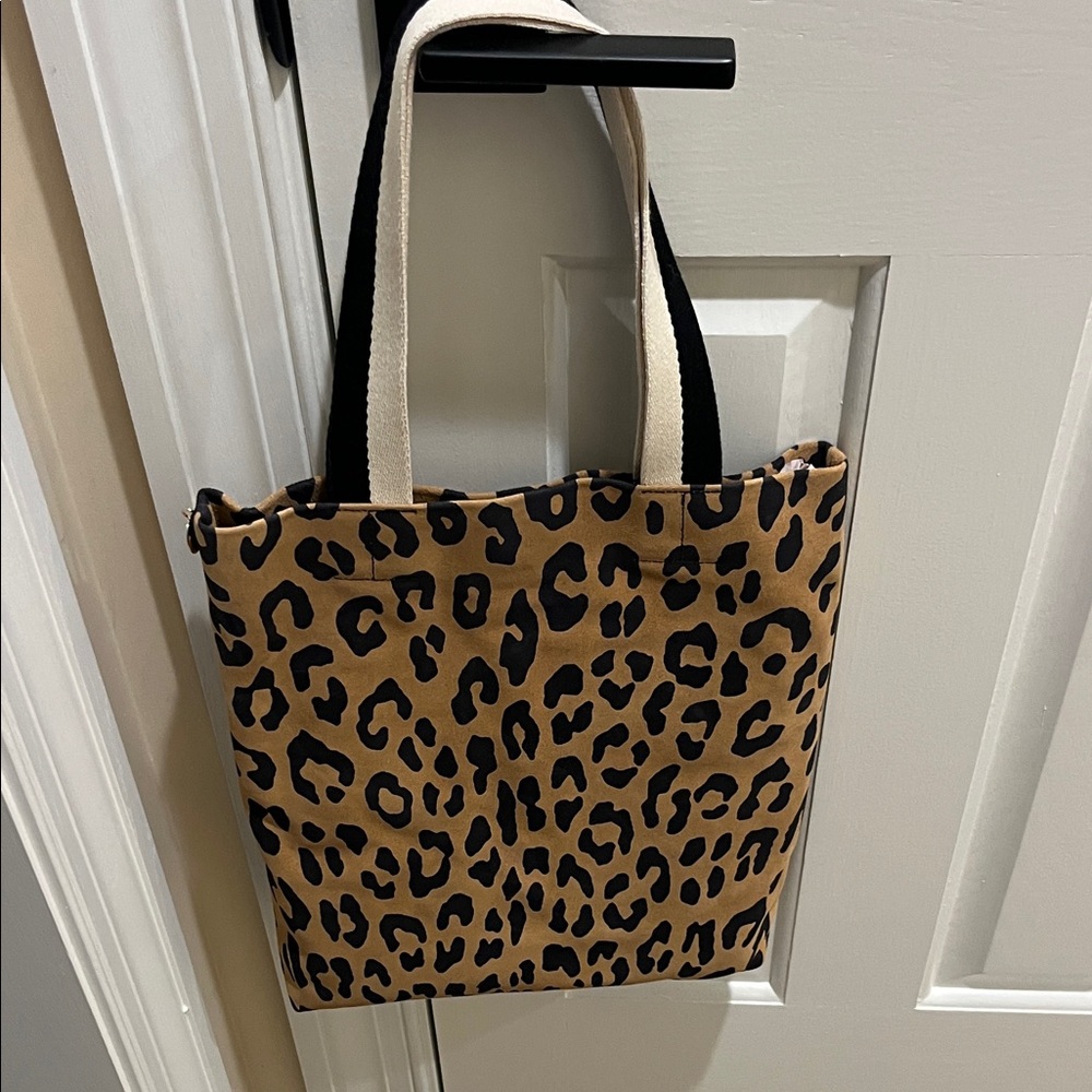 NWOT Clare V Leopard Print CarryAll tote. with Black and Cream